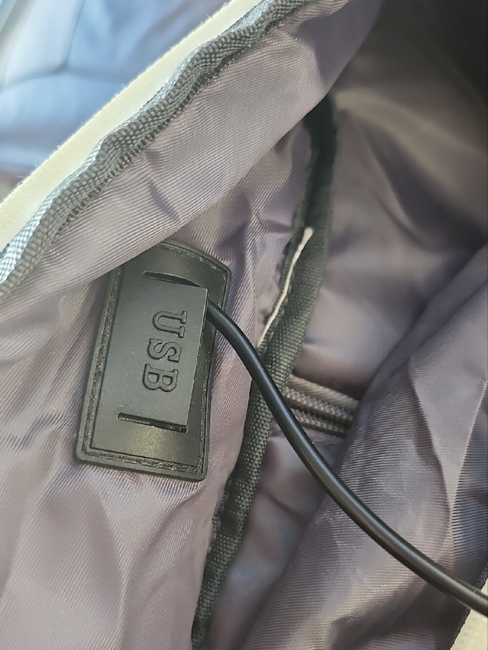 White Men’s Backpack – Minimal Travel & Everyday Bag - Picture 5 of 16